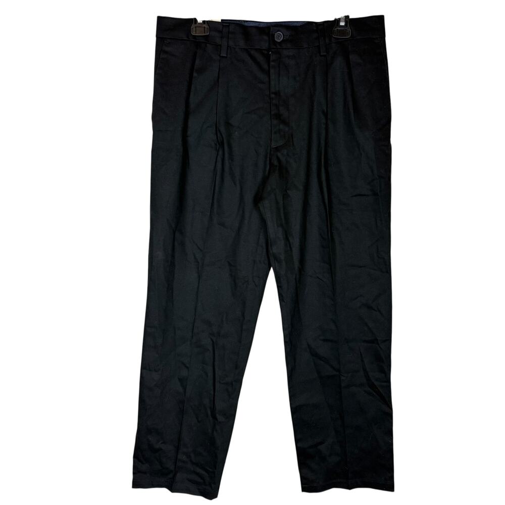 Dockers Signature Khaki Pants Men 32x30 Black Pleated Classic Fit Flex Waistband